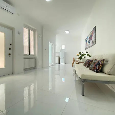 Apartment 80mq With Terrace Milan